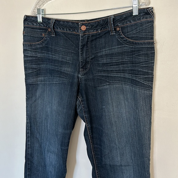 🎈3/$25🎈A.N.A. Mid Rise Cropped Jeans/Capris - Picture 2 of 6